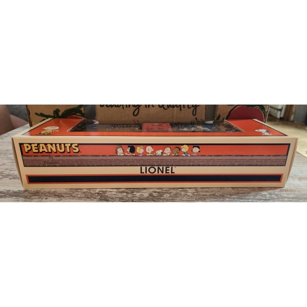 Lionel 6-39363 Peanuts Halloween Boxcar O Gauge NIB - Small Paint Chip - Picture 6 of 16